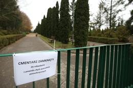  Silny wiatr - cmentarze komunalne, Park Oliwski, Gdański Ogród Zoologiczny zamknięte. Ostrzeżenie o sztormie