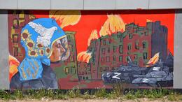  „Solidarni z Ukrainą”. Nowe murale na murze PKM Jasień
