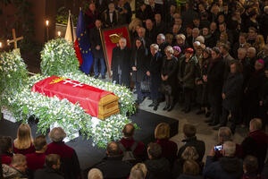  Pogrzeb Pawła Adamowicza transmitowany na telebimach. Zobacz, gdzie MAPKA
