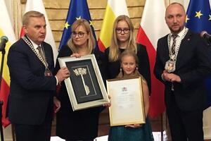  Paweł Adamowicz pośmiertnie Honorowym Obywatelem Białegostoku ZAPIS TRANSMISJI