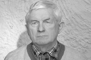  Leon Stobiecki (1933-2019)