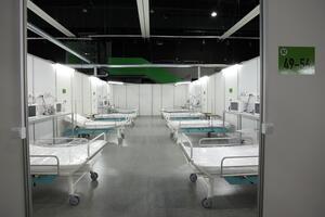  Nowe łóżka covidowe dla chorych w szpitalach na Pomorzu. Problemem brak personelu medycznego 