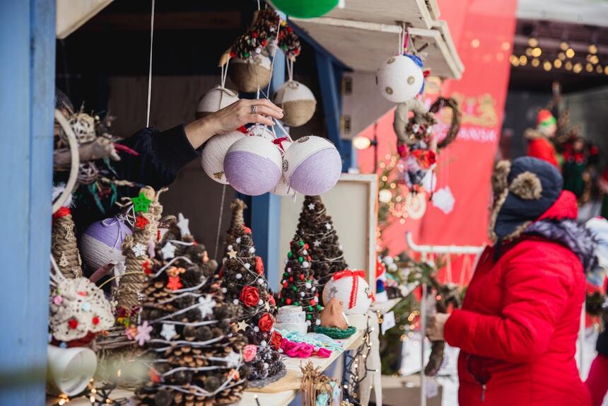  Piecki - Migowo. Święty Mikołaj i przedświąteczna zabawa na dzielnicowym jarmarku