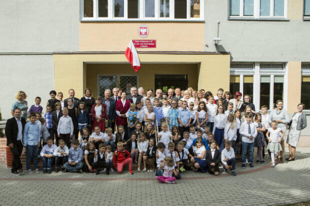 Szkoła Podstawowa nr 82 w Gdańsku-Klukowie nie jest duża, ale ma świetnych uczniów i fajnych nauczycieli.
