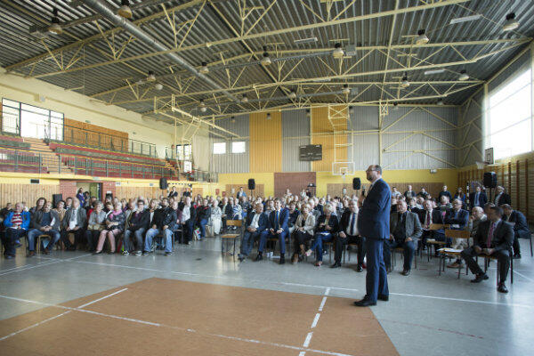 Spotkanie mieszkańców Piecek-Migowa z prezydentem Pawłem Adamowiczem odbyło się na terenie XX Liceum Ogólnokształcącego.
