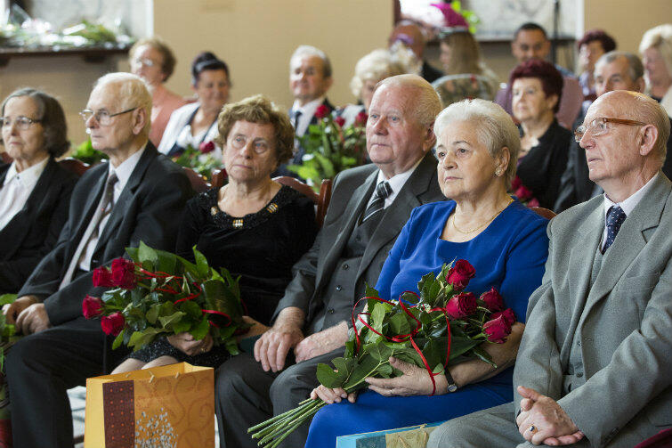 22 małżeństwa gdańszczan spotkały się w Ratuszu Głównego Miasta. 55, 60, 65 lat z tą samą osobą u boku. 
