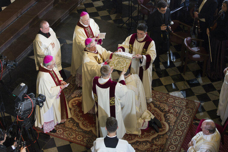 Uroczystość ingresu nowego biskupa pomocniczego Archidiecezji Gdańskiej Zbigniewa Zielińskiego odbyła się w świątyni w Gdańsku-Oliwie.

