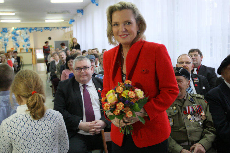 Anna Maria Anders podczas uroczystości w SP 57 w Gdańsku.
