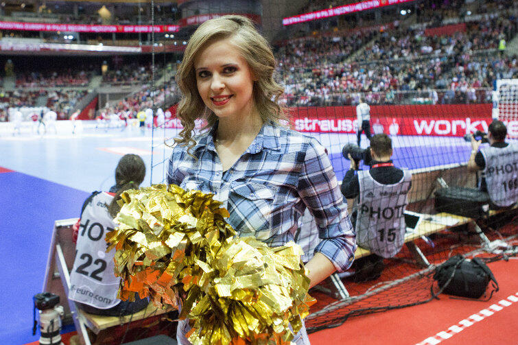 Monika Matusiewicz-Herrmann jest dumna z tego, że jest cheerleaderką. Nikt nie będzie jej mówił, czy może tańczyć czy nie. 