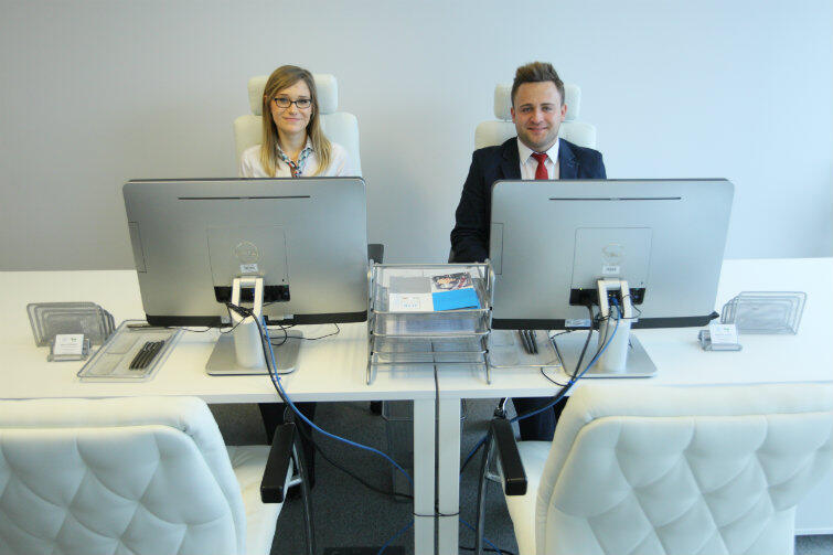 Anna Hryniewicz i Krzysztof Kunicki - doradcy Job Office w miejscu pracy.
