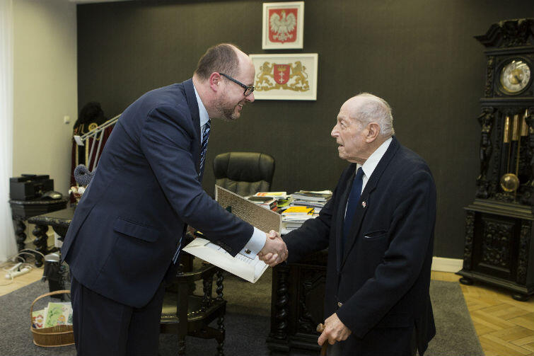 István Elek za parę miesięcy skończy 99 lat, w środę, 23 marca, odebrał medal Prezydenta Gdańska
