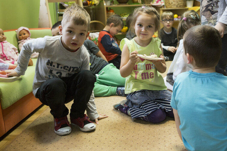 Dzieci w publicznym przedszkolu nr 22 na Siedlcach. Marzec 2016 r.
