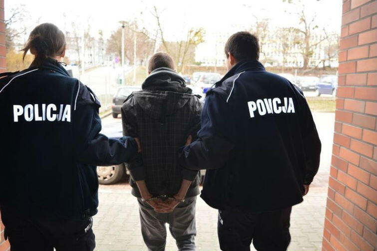 Kryminalni z Wrzeszcza w marcu zatrzymali 25-letniego grafficiarza podejrzanego o wykonanie tagów w co najmniej kilkunastu miejscach na terenie Gdańska
