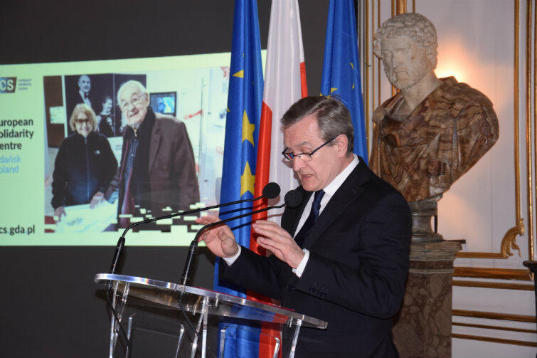 Portal gdansk.pl rozmawiał z wicepremierem Piotrem Glińskim we wtorek, 19 kwietnia, w Strasburgu - po uroczystości wręczenia gdańskiemu ECS nagrody dla najlepszego muzeum Europy.
