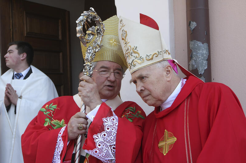 25 kwietnia 2009 - Katedra Oliwska. Metropolita Gdański Arcybiskup Sławoj Leszek Głódź (na zdjęciu po lewej) - pierwsza rocznica ingresu. Po prawej arcybiskup senior Tadeusz Gocłowski
