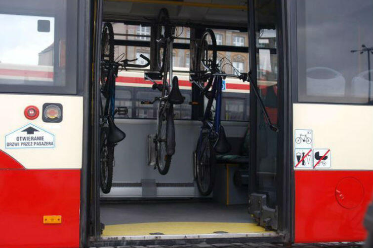 W autobusach linii 258 przewozić można maksymalnie osiem rowerów
