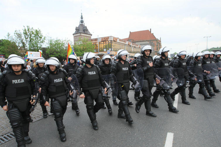 Manifestację zabezpieczało ponad tysiąc policjantów
