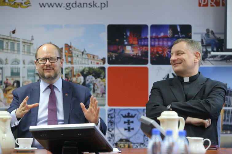 Sojusz w sprawie pomocy imigrantom: prezydent Adamowicz i biskup Zadarko.
