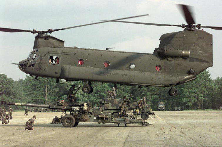Amerykańskie śmigłowce będą jedną z głównych atrakcji pikniku w Pruszczu Gdańskim. Nz. wielozadaniowy CH-47 Chinook.

