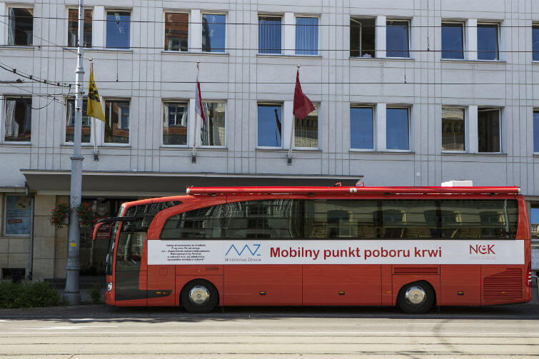 Ambulans regularnie zatrzymuje się przy Urzędzie Miasta w Gdańsku. Najbliższy termin poboru krwi w tym miejscu to środa, 8 czerwca 2016
