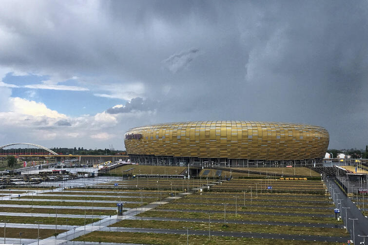 Stadion Energa Gdańsk chwilę po gradobiciu
