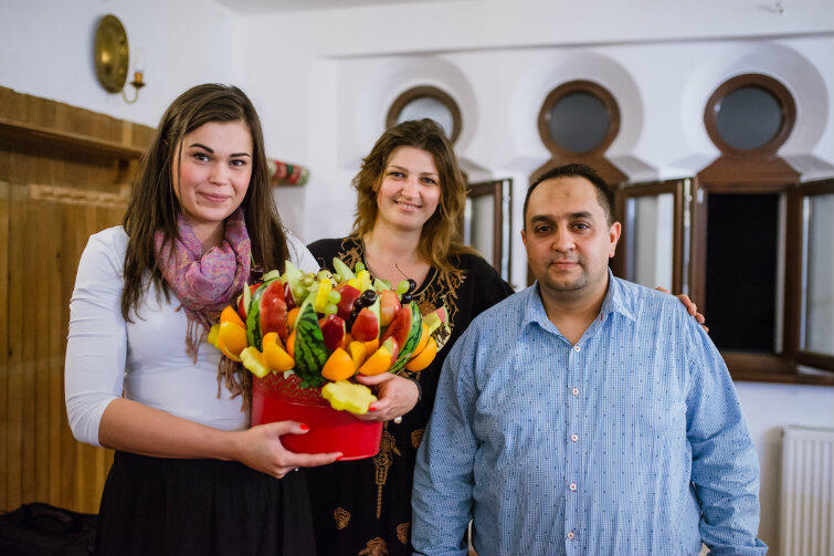 Trzy osoby, bez których iftar nie byłby tak udany. Od prawej: Khalid i Alina Kerroufowie oraz narzeczona Olgierda Chazbijewicza - Anna, która im pomagała.