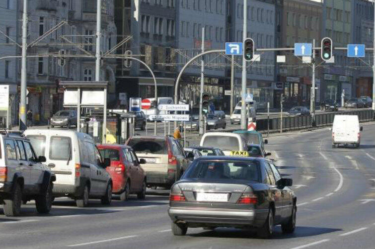 Którą z korporacji taksówkowych wybrać, by w Gdańsku najtaniej dojechać do celu?