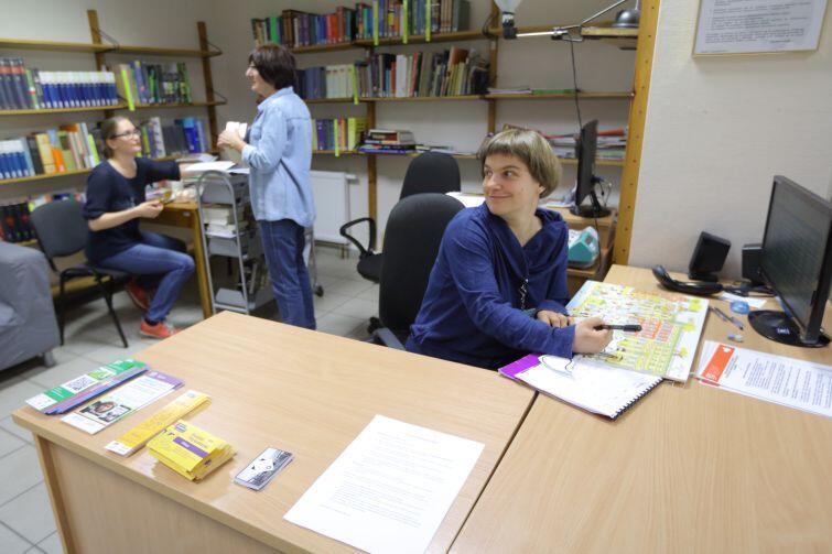 Pracownicy Biblioteki Oliwskiej chętnie pomogą wszystkim tym, którzy  chcieliby zagłosować, ale nie do końca wiedzą jak.