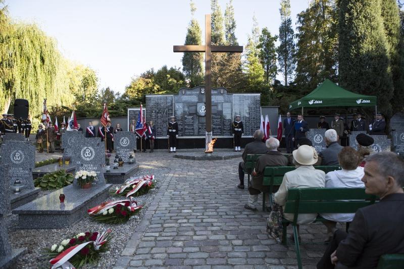 Cmentarz Łostowicki w Gdańsku, 27 września 2015 roku. 76. rocznica utworzenia Polskiego Państwa Podziemnego i Szarych Szeregów