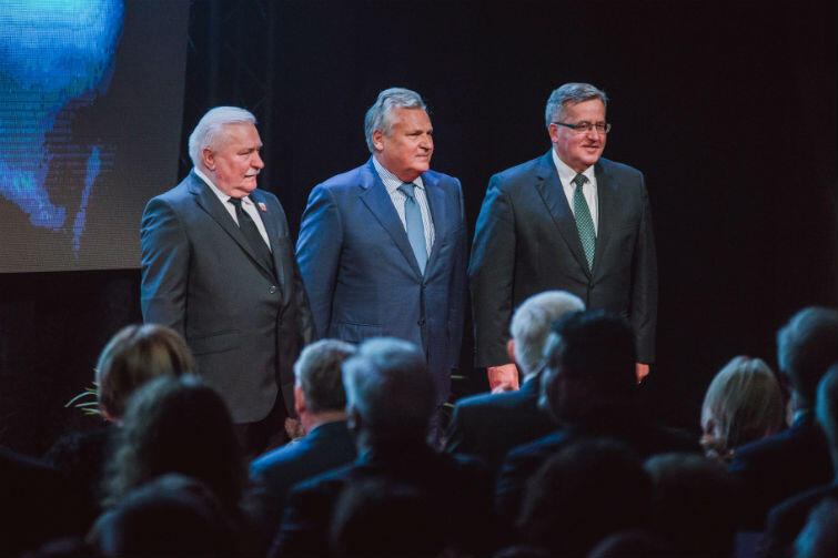 Trzech prezydentów na 25-lecie Pracodawców Pomorza: Od lewej: Lech Wałęsa, Aleksander Kwaśniewski, Bronisław Komorowski 