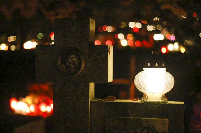 Sprawdź, jak dojechać 1 listopada na gdańskie nekropolie.