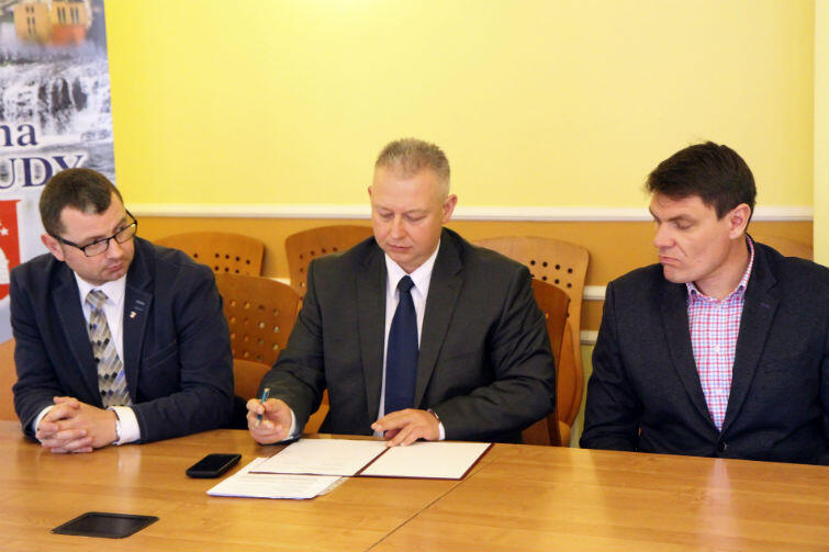 Podpis składa zastępca prezydenta Gdańska Andrzej Bojanowski 