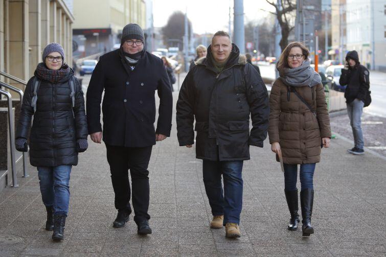 Zimowy patrol na rzecz bezdomności ulicznej. Od lewej Paulina Pacyga, Piotr Kowalczuk, Wojciech Bystry, Joanna Buraczek 