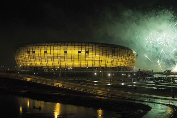 Stadion Energa Gdańsk wieczorową porą