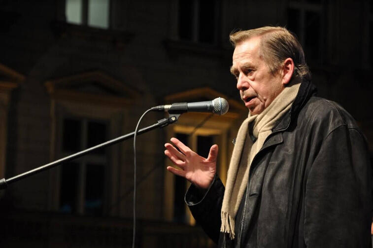 Vaclav Havel - czeski opozycjonista, dramaturg, eseista, a po upadku komunizmu prezydent Czechosłowacji 