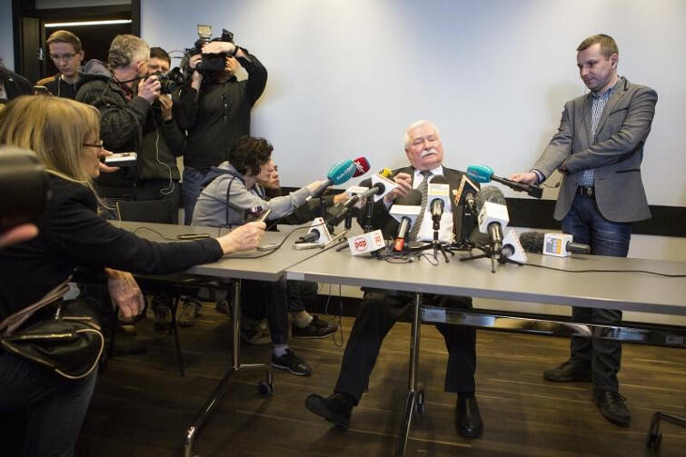 Lech Wałęsa podczas konferencji prasowej w ECS w lutym 2016, gdy IPN po raz pierwszy ujawnił tzw. teczkę Kiszczaka