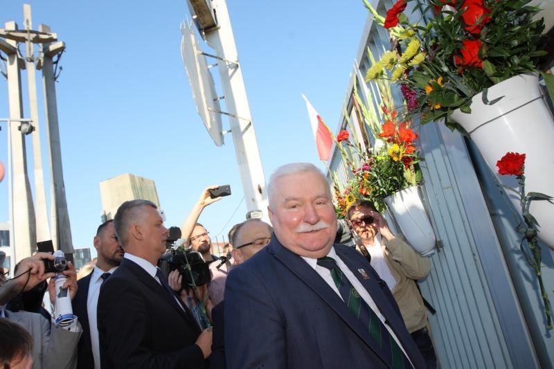 31 sierpnia 2016, Lech Wałęsa pod Pomnikiem Poległych Stoczniowców