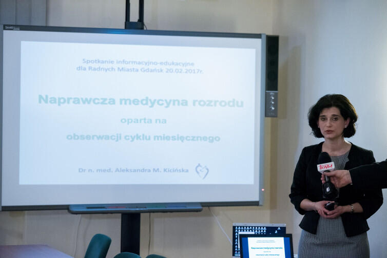 Dr Aleksandra Kicińska z Gdańskiego Uniwersytetu Medycznego zamiast in vitro proponuje kobietom medycynę opartą na obserwacji cyklu miesięcznego