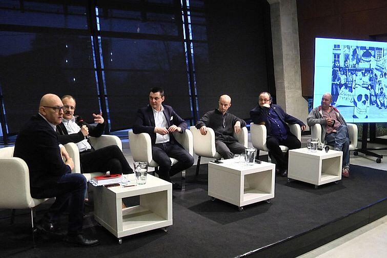 Premierze towarzyszył panel dyskusyjny. Od lewej: Marek Wałuszko, Leszek Biernacki, Lech Parell, Marek Czachor, Mariusz Popielarz, Paweł Konnak
