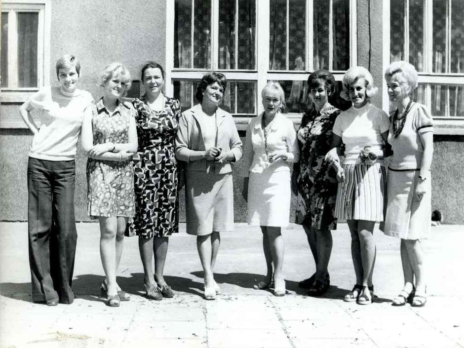 Nauczycielki przed rozpoczęciem roku szkolnego - lata 70.te