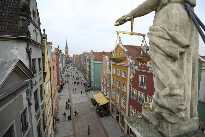 Droga Królewska w Gdańsku, perspektywa z dachu Złotej Bramy w stronę Zielonej Bramy
