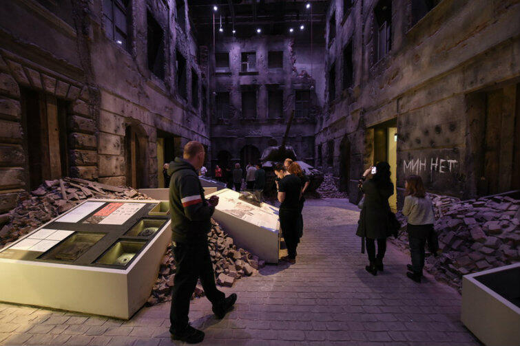 Muzeum II Wojny Światowej w Gdańsku otwarte! Przyjmuje już pierwszych zwiedzających