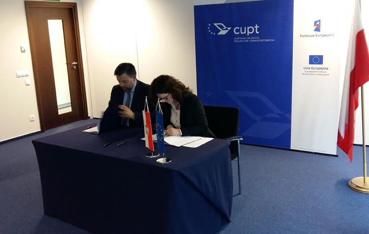 Umowę podpisali Aleksandra Dulkiewicz, zastępca prezydenta Gdańska, i Przemysław Gorgol, dyrektor CUPT