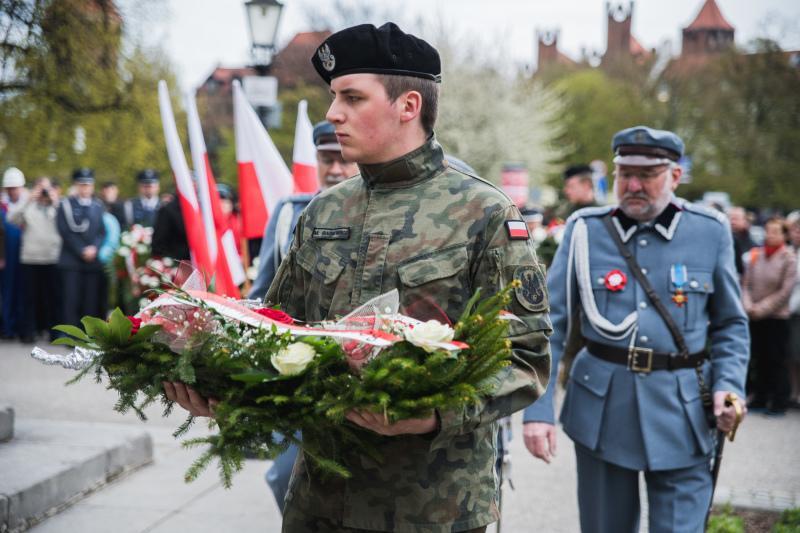 Obchody 226. rocznicy uchwalenia Konstytucji 3 Maja w Gdańsku odbyły się przy pomniku króla Jana III Sobieskiego 