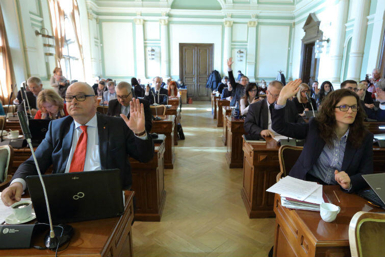 Gdańscy radni zdecydowali w czwartek, 28 kwietnia 2016 r., o nadaniu byłemu gdańskiemu metropolicie, abp seniorowi Tadeuszowi Gocłowskiemu, Honorowego Obywatelstwa Gdańska