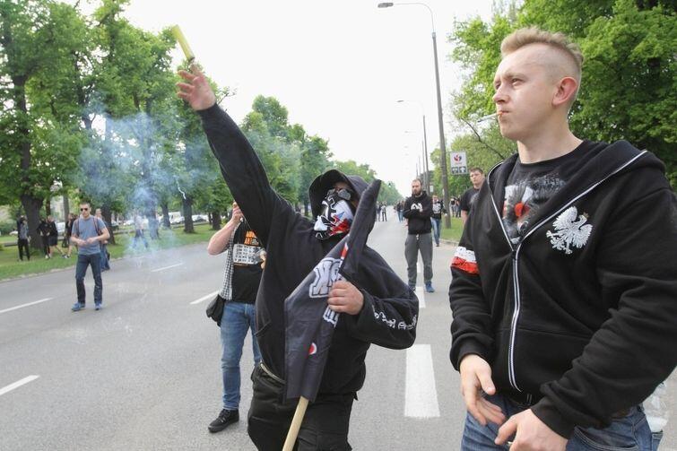 Polscy narodowcy na drodze Marszu Równości w Gdańsku w 2015 roku 