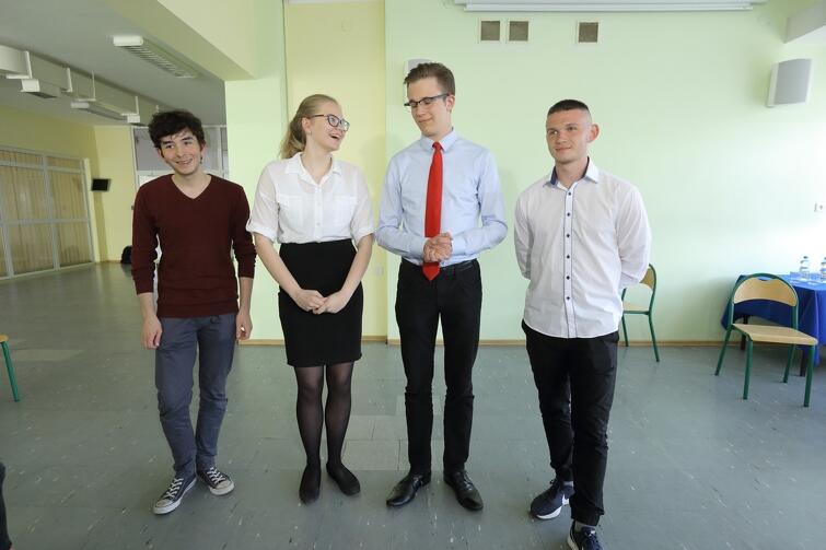 Przedstawiciele samorządu szkolnego, którzy zdecydowali sie na rozmowę z dziennikarzami. Od lewej: Kornel Miszk, Ola Dąbrowska, Wiktor Sokół i Dawid Szatkowski
