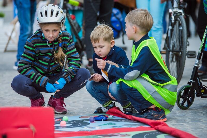 Wrzesień 2016 - Piknik Mobilności w ramach Europejskiego Tygodnia Zrównoważonego Transportu odbył się przy ul. Stągiewnej. Jak widać piknik i rowery dobrze do siebie pasują... 