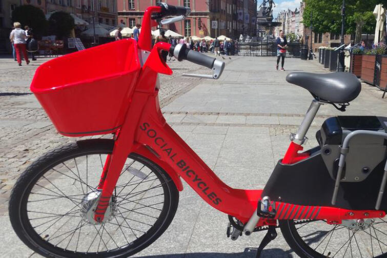 Jednym z uczestników dialogu technicznego w sprawie Systemu Roweru Metropolitalnego była firma BikeU, która przywiozła ze sobą taki oto czerwony rower