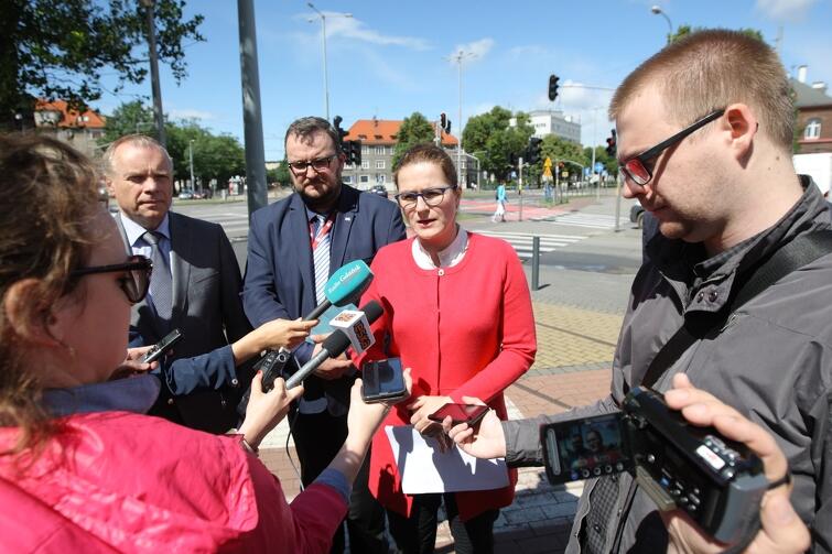 O planowanych w tym, i przyszłym roku remontach gdańskich ulic, poinformowała podczas briefingu prasowego zastępca prezydenta Gdańska, Aleksandra Dulkiewicz